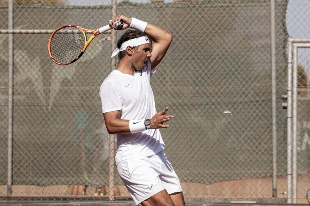 纳达尔在G2比赛中锐不可当，比赛局势复杂引发热议！